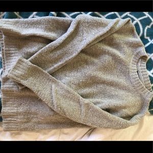 Pullover Sweater/Long sleeve